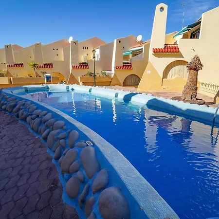 Maraverde 2 Bedroom Адехе