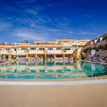 Maraverde 2 Bedroom Адехе